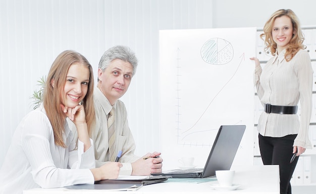 Lider rozmawia z coachem